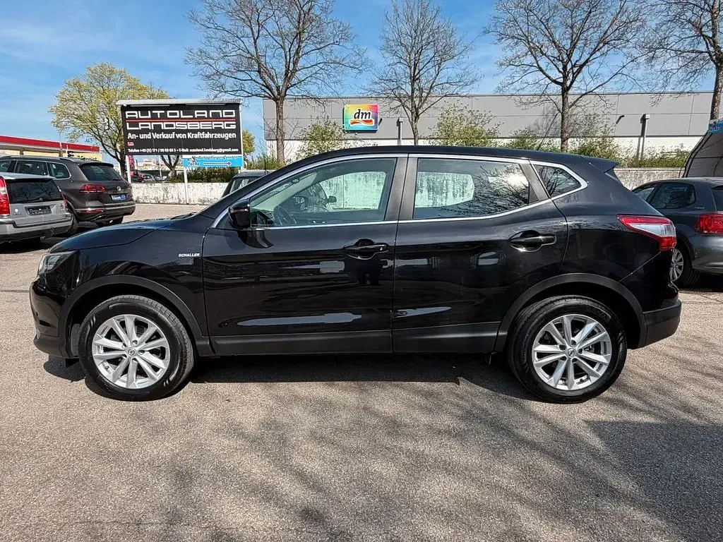 Gebraucht Nissan Qashqai Acenta 116 PS (85 kW) 2017 Schwarz SUV