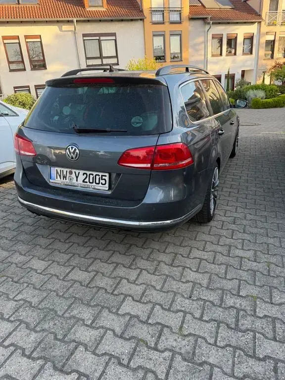 Gebraucht VW Passat Comfortline 140 PS (102 kW) 2012 Limousine