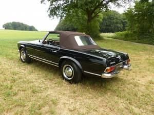 Gebraucht Mercedes 250 150 PS (110 kW) 1967 Schwarz Cabrio