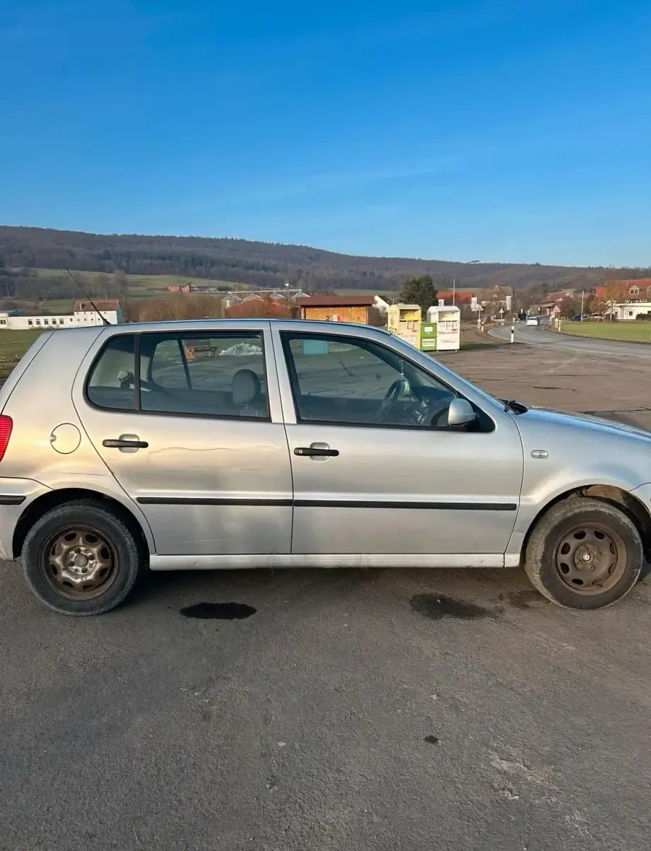 Używany VW Polo 75 KM (55 kW) 2000 Srebrny Hatchback