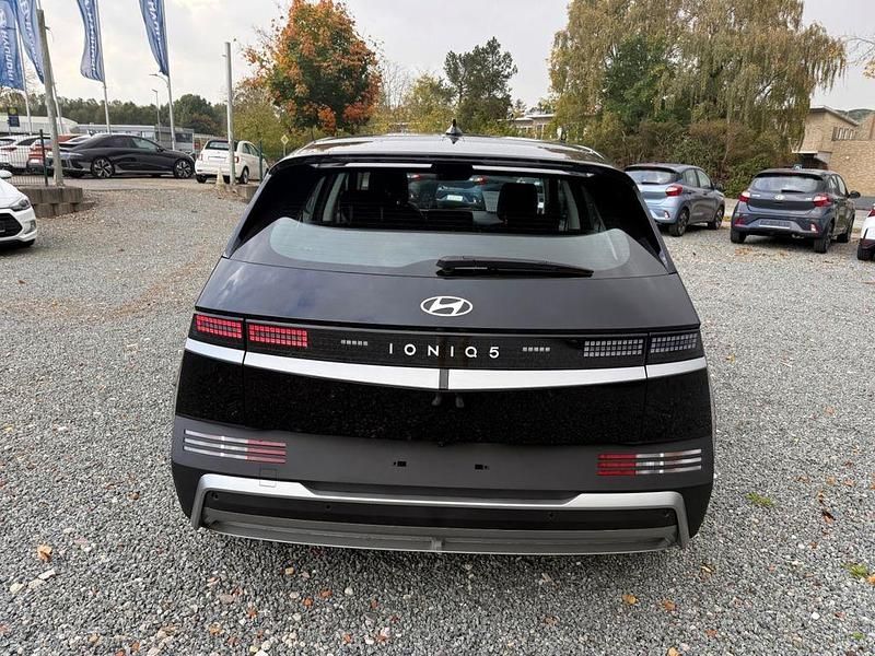 Neu Hyundai Ioniq Dynamiq 125 kW (170 PS) 2025 Schwarz Kleinwagen
