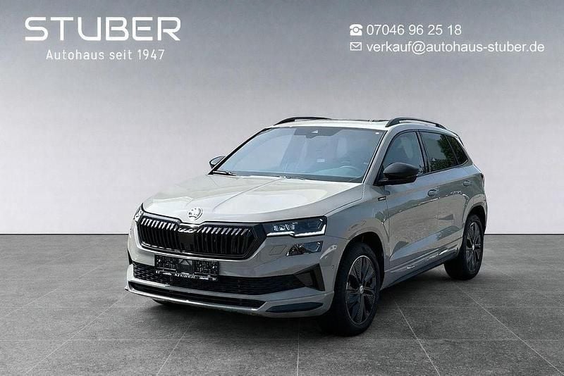 Steelgrau Neu 2025 Skoda Karoq SportLine SUV | 39.990 € (Guter Preis) - Bild 1/4