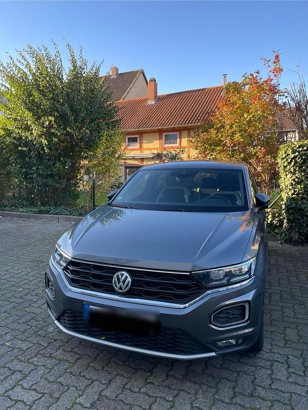 Grau Gebraucht 2020 VW T-Roc Sportline SUV | 22.900 € (Fairer Preis) - Bild 1/4