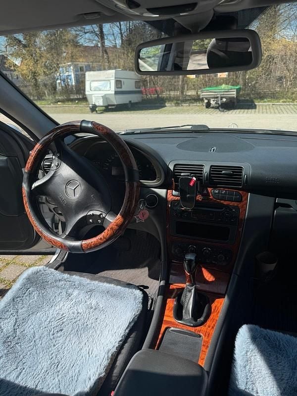 Gebraucht Mercedes C180 129 PS (94 kW) 2001 Silber Limousine