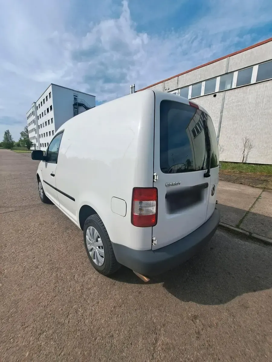 Second-hand VW Caddy 105 CP (77 kW) 2009 Alb Monovolum