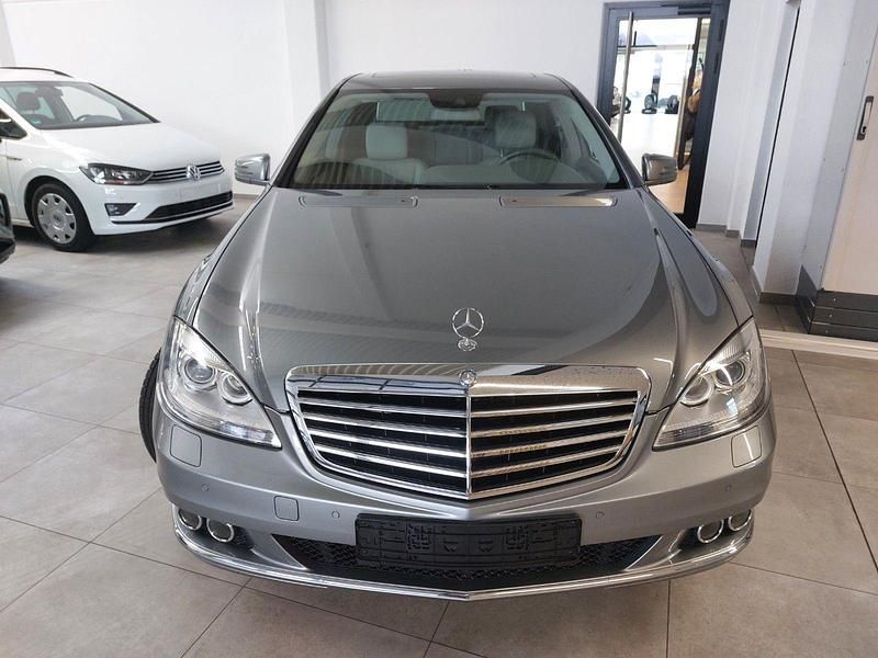 Grau Gebraucht 2011 Mercedes S350 Limousine | 21.500 € (Etwas zu teuer) - Bild 1/4