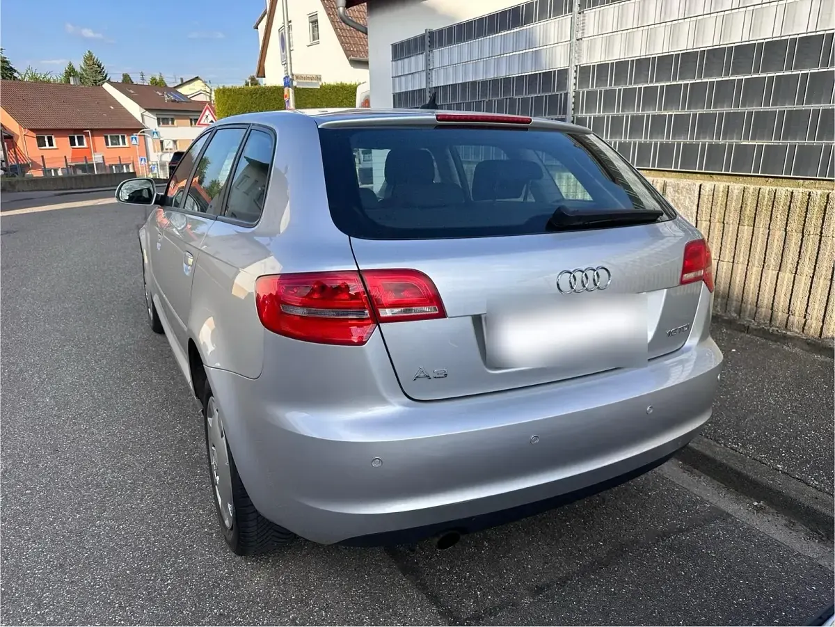 Gebraucht Audi A3 90 PS (66 kW) 2010 Silber Kleinwagen