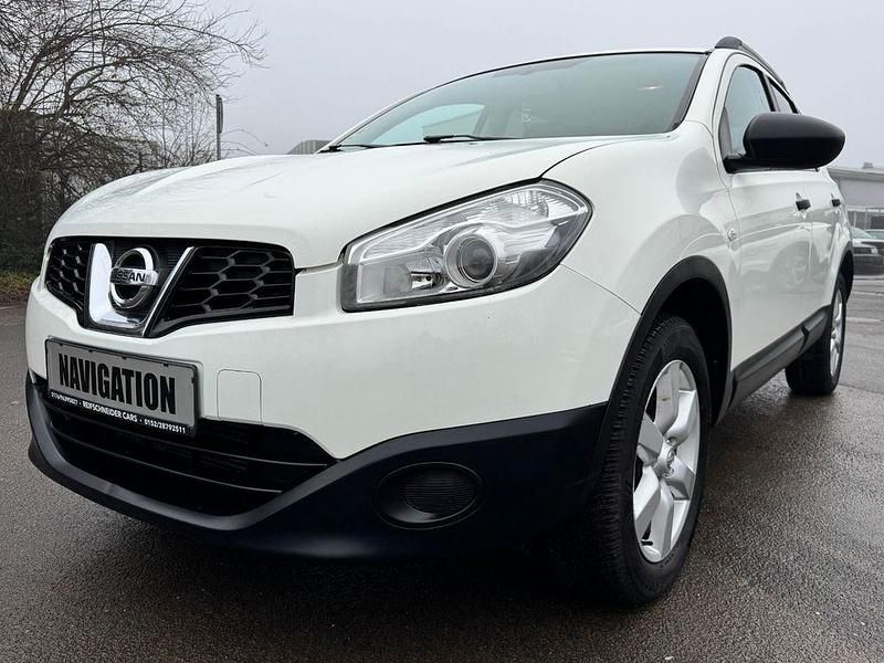 Weiß Gebraucht 2012 Nissan Qashqai +2 Visia SUV | 6.990 € (Etwas zu teuer) - Bild 1/4