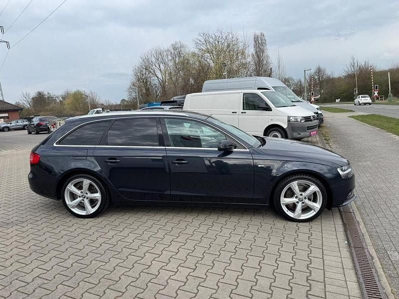 Gebraucht Audi A4 Ambition 177 PS (130 kW) 2014 Blau Kombi