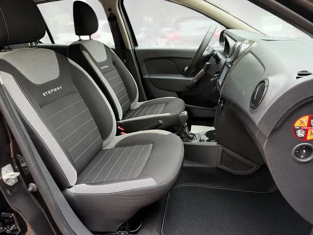 Gebraucht Dacia Sandero Prestige 90 PS (66 kW) 2018 Schwarz SUV