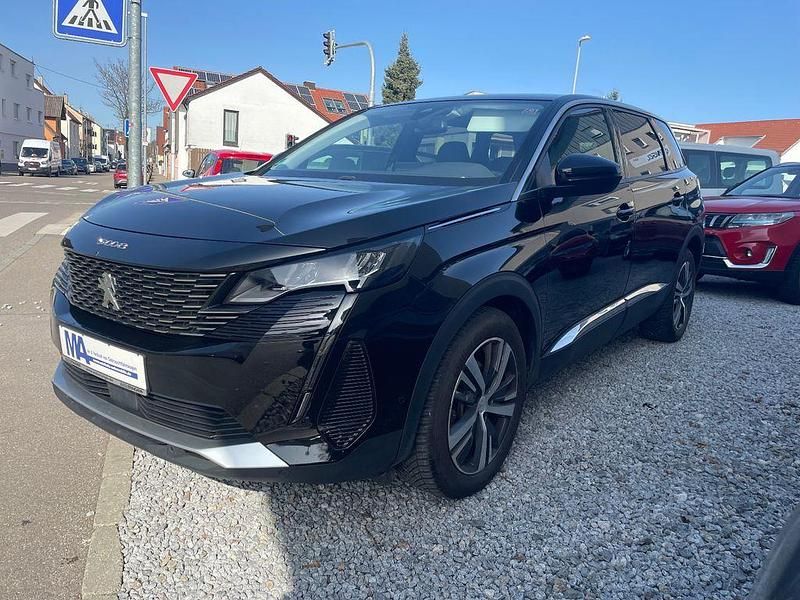Gebraucht Peugeot 5008 Allure 131 PS (96 kW) 2022 Schwarz SUV