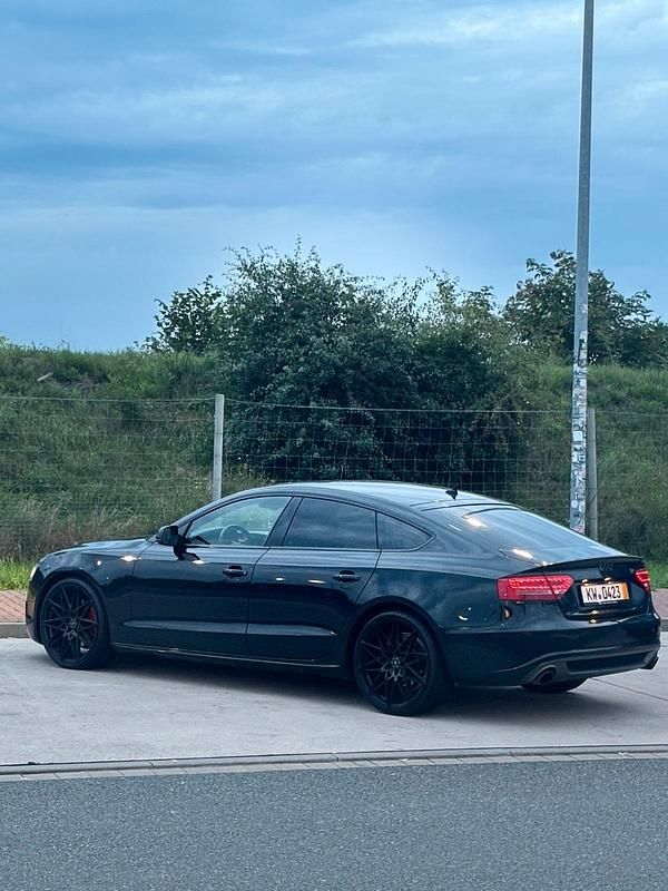 Schwarz Gebraucht 2011 Audi A5 Premium Coupé | 15.500 € (Teuer) - Bild 1/4