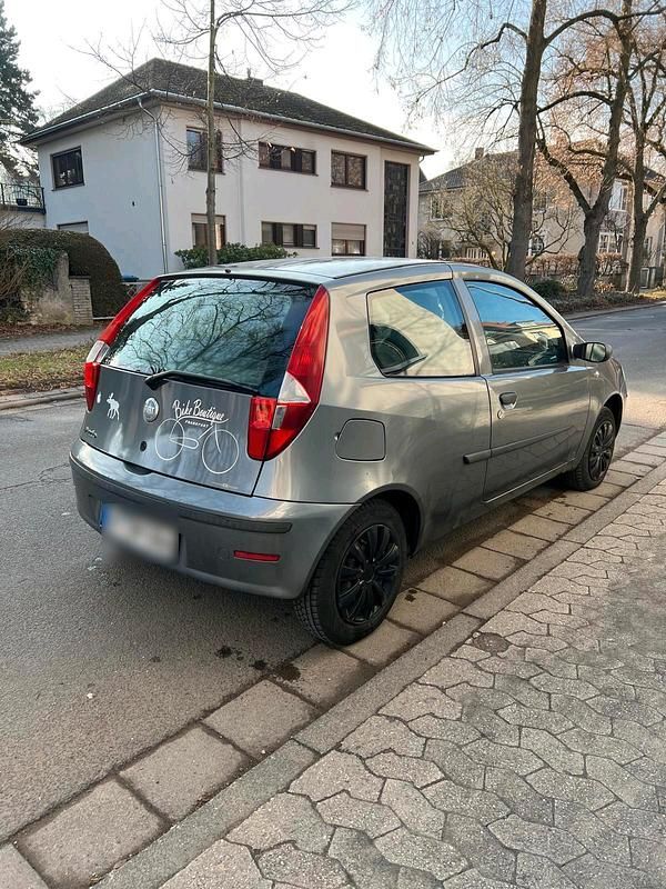 Gebraucht Fiat Punto 60 PS (44 kW) 2005 Grau Kleinwagen