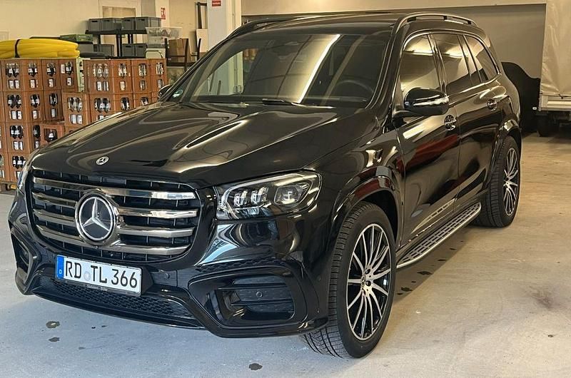 Gebraucht Mercedes GLS450 367 PS (269 kW) 2024 Schwarz SUV