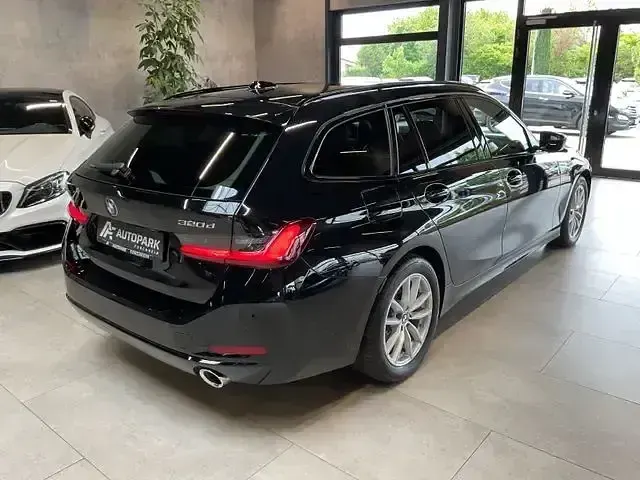 Gebraucht BMW 320 Sport Line 190 PS (139 kW) 2025 Schwarz Kombi