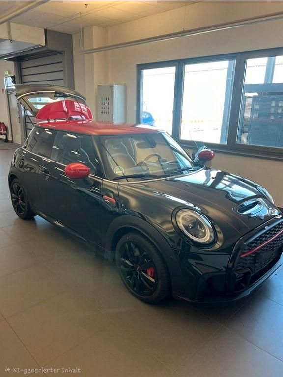 Gebraucht Mini John Cooper Works 231 PS (169 kW) 2023 Grün Kleinwagen