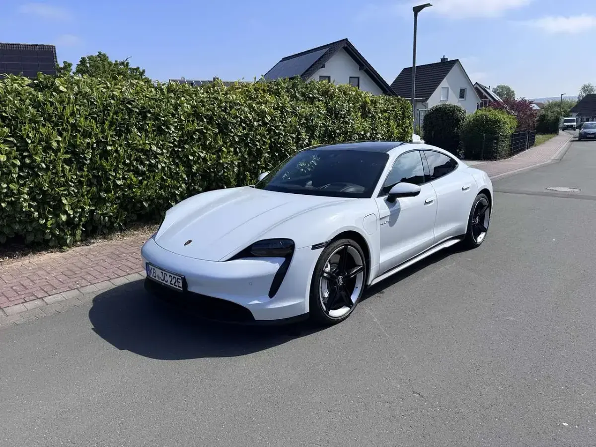 Gebraucht Porsche Taycan 4S 359 kW (489 PS) 2023 Weiß Limousine