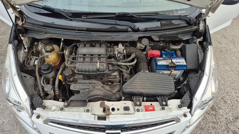 Gebraucht Chevrolet Spark LT 82 PS (60 kW) 2012 Weiß Kleinwagen