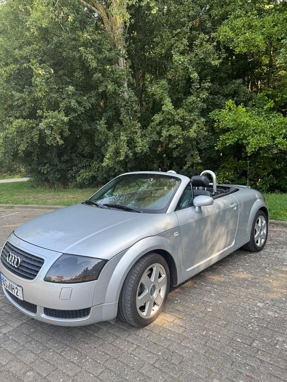 Silber Gebraucht 1999 Audi TT Roadster Sport Cabrio | 12.600 € (Teuer) - Bild 1/4