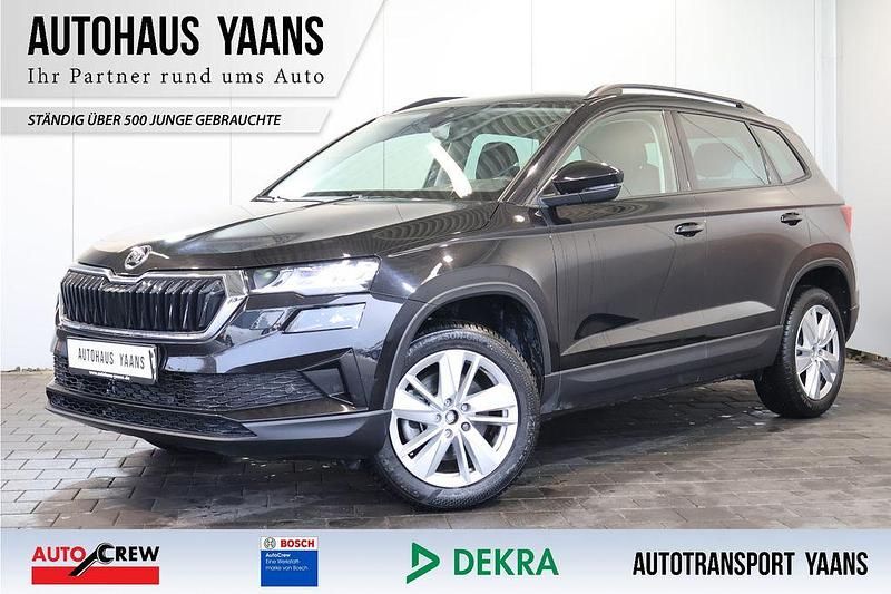 Schwarz Gebraucht 2024 Skoda Karoq Selection SUV | 25.989 € (Superpreis) - Bild 1/4