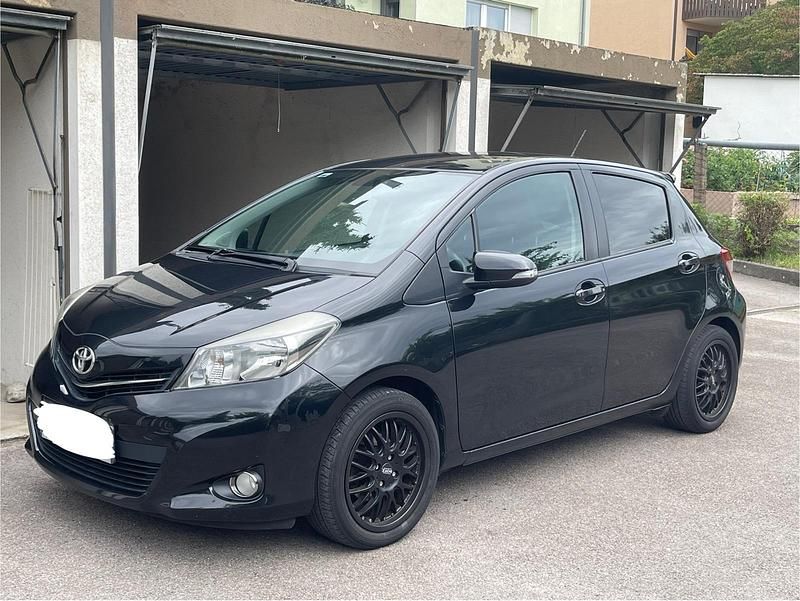 Schwarz Gebraucht 2012 Toyota Yaris Kleinwagen | 6.950 € (Fairer Preis) - Bild 1/4