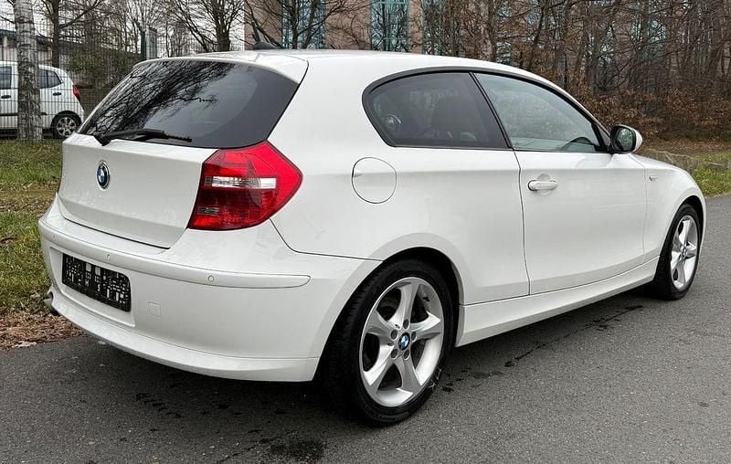 Gebraucht BMW 120 Advantage 170 PS (125 kW) 2010 Weiß Kleinwagen