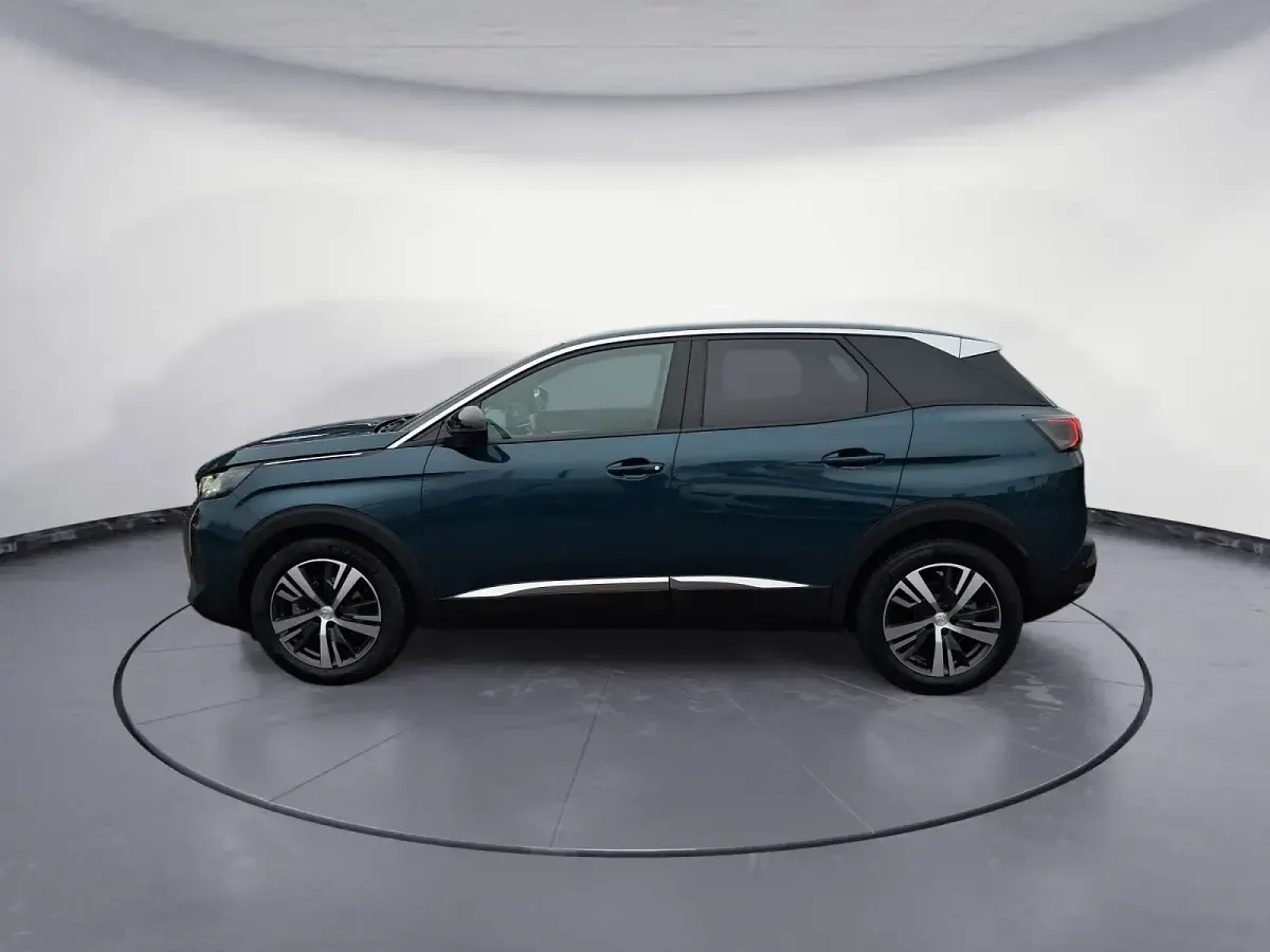 Używany Peugeot 3008 Allure 131 KM (96 kW) 2024 SUV