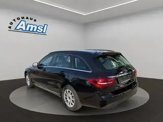 Gebraucht Mercedes C200 160 PS (117 kW) 2021 Schwarz Kombi