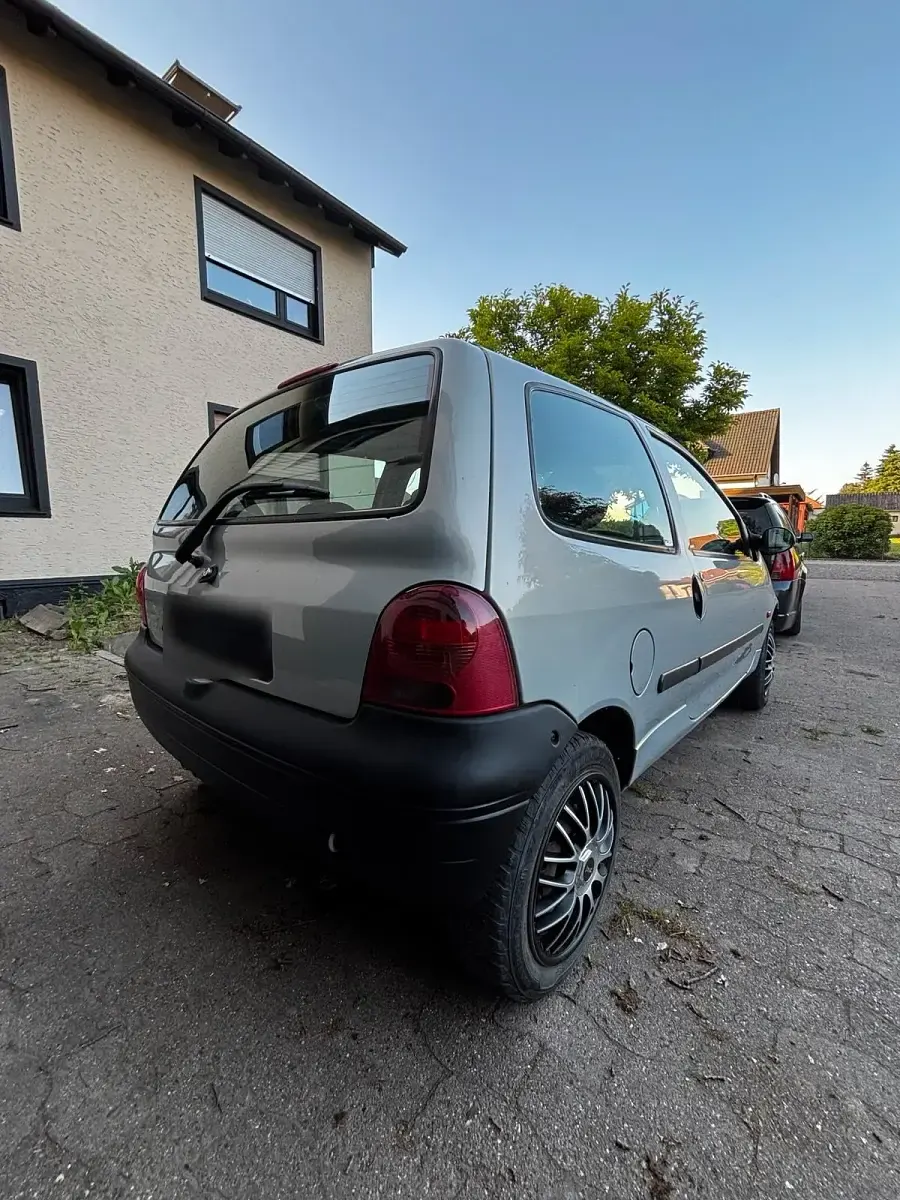 Używany Renault Twingo 58 KM (42 kW) 2002 Szary Hatchback