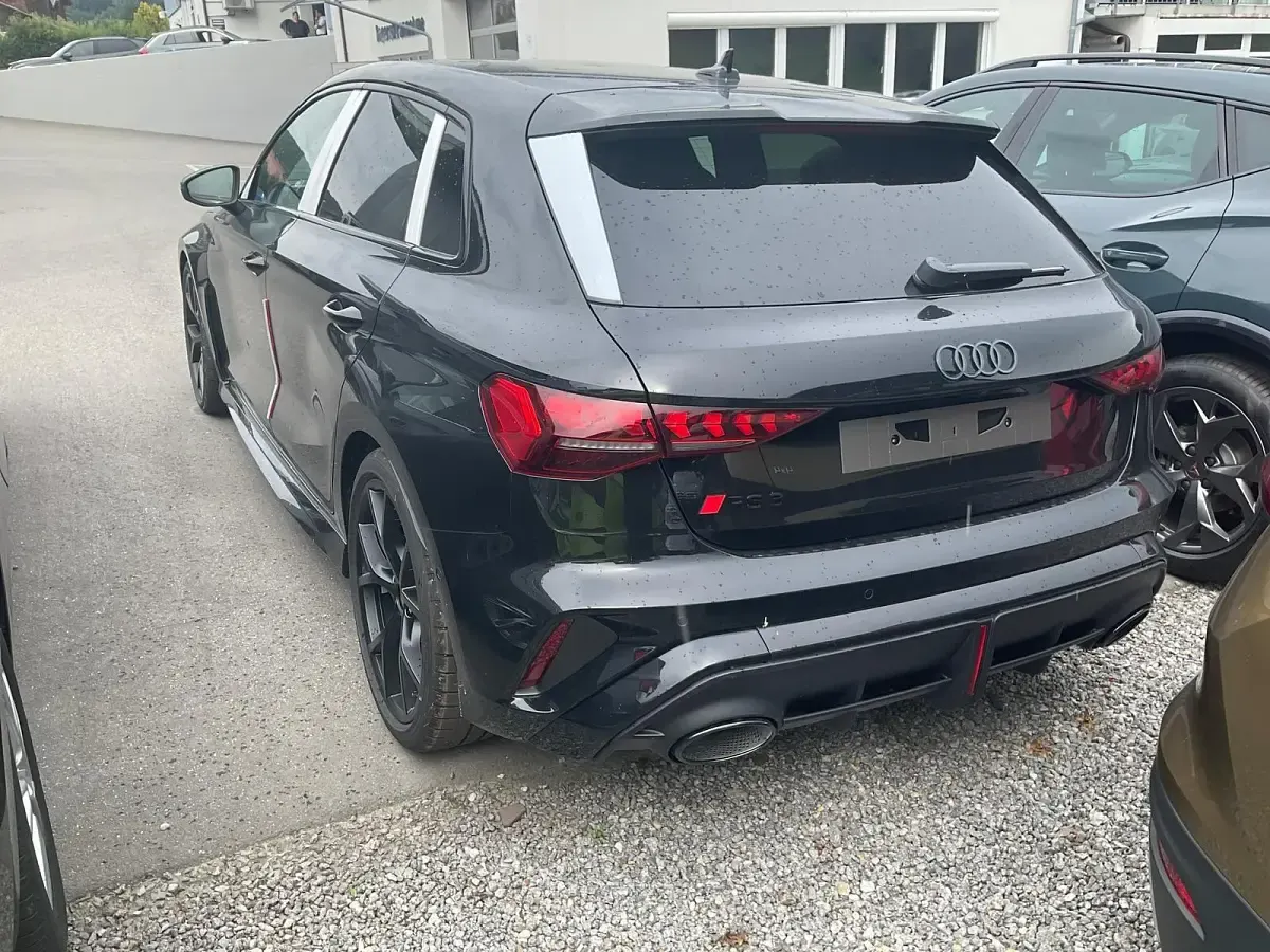 Neu Audi RS3 Ambiente 400 PS (294 kW) 2026 Mythosschwarz metallic Limousine