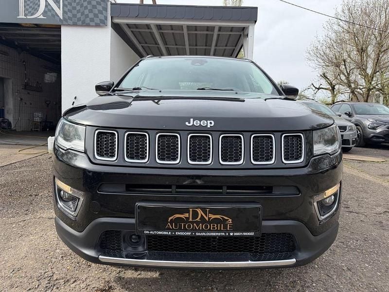 Gebraucht Jeep Compass Opening Edition 140 PS (102 kW) 2017 Schwarz SUV