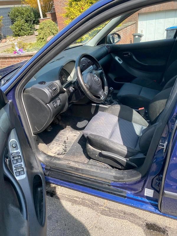 Gebraucht Seat Toledo 104 PS (76 kW) 2004 Blau Limousine