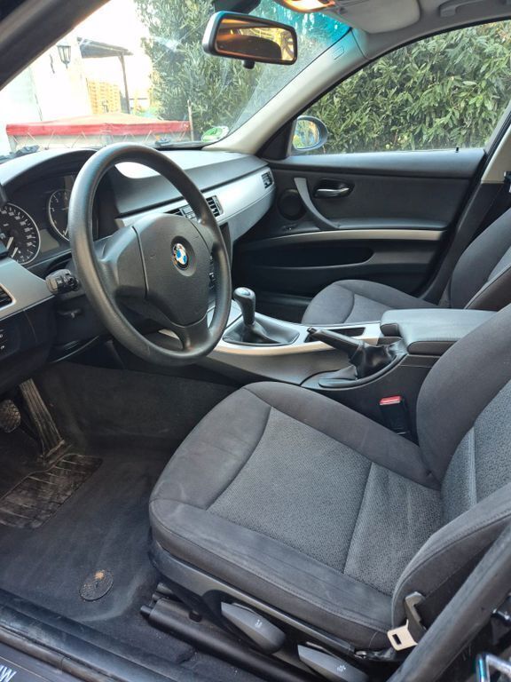Schwarz Gebraucht 2007 BMW 318 Kombi | 4.999 € (Fairer Preis) - Bild 1/4