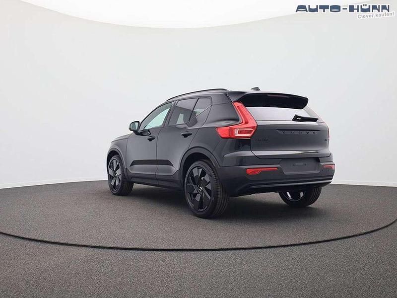 Neu Volvo XC40 Plus 197 PS (144 kW) 2026 Onyx black metallic SUV