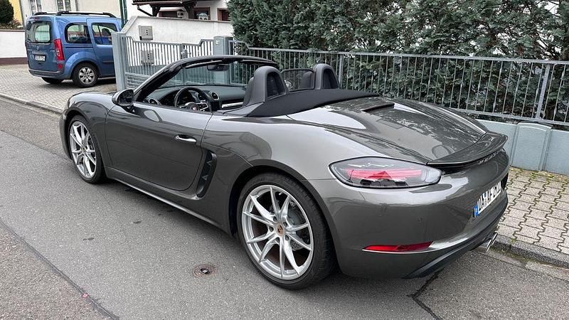Gebraucht Porsche 718 Boxster 299 PS (219 kW) 2023 Achatgrau Cabrio