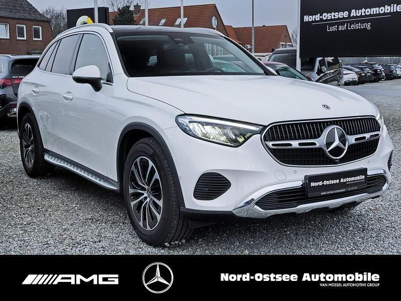 Gebraucht Mercedes GLC220 Avantgarde 197 PS (144 kW) 2025 Unilack polarweiß SUV