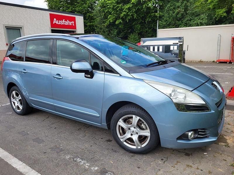 Blau Gebraucht 2011 Peugeot 5008 Allure Van / Kleinbus | 4.500 € (Fairer Preis) - Bild 1/4