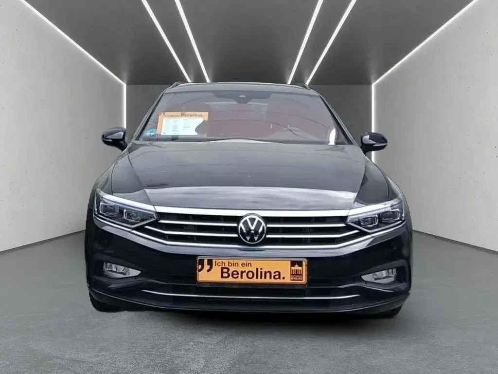 Gebraucht VW Passat IQ Drive 150 PS (110 kW) 2022 Deep black perleffekt Kombi
