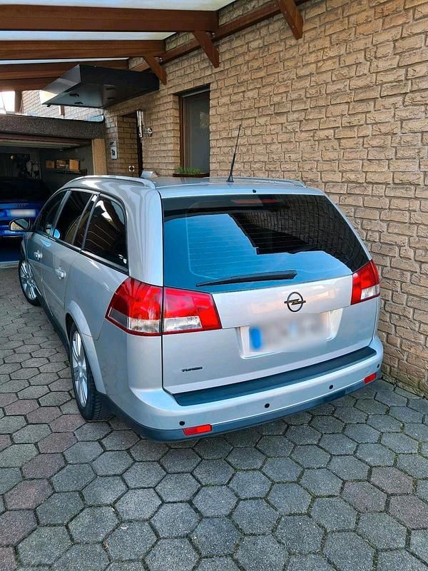Gebraucht Opel Vectra 150 PS (110 kW) 2008 Silber Kombi