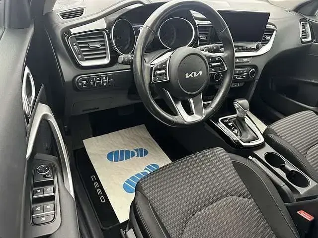 Gebraucht Kia Ceed Vision 160 PS (117 kW) 2022 Grau metallic Kleinwagen