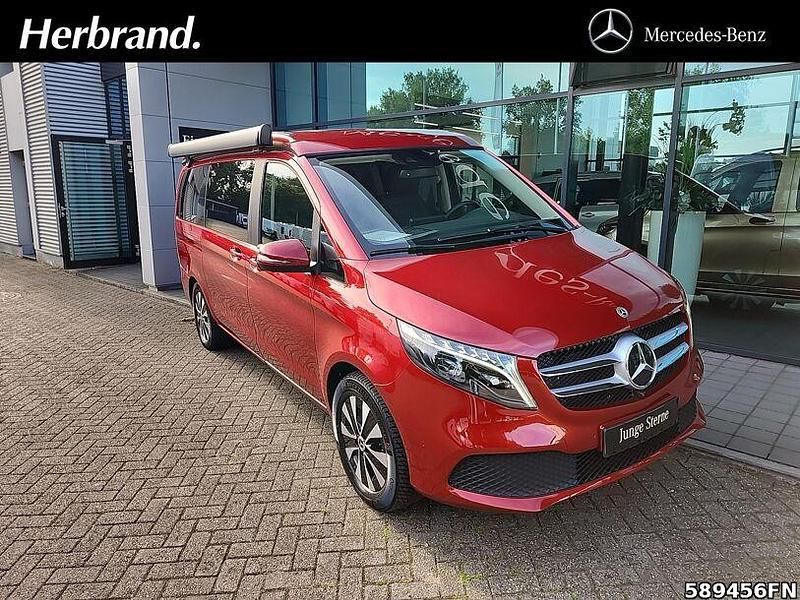 Rot Gebraucht 2024 Mercedes 300 Limousine | 77.231 € - Bild 1/4