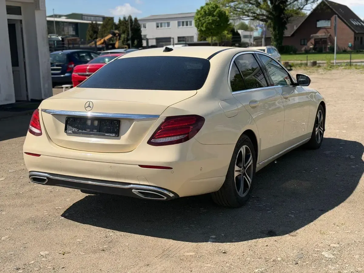 Occasion Mercedes E200 Avantgarde 150 ch (110 kW) 2019 Beige Berline