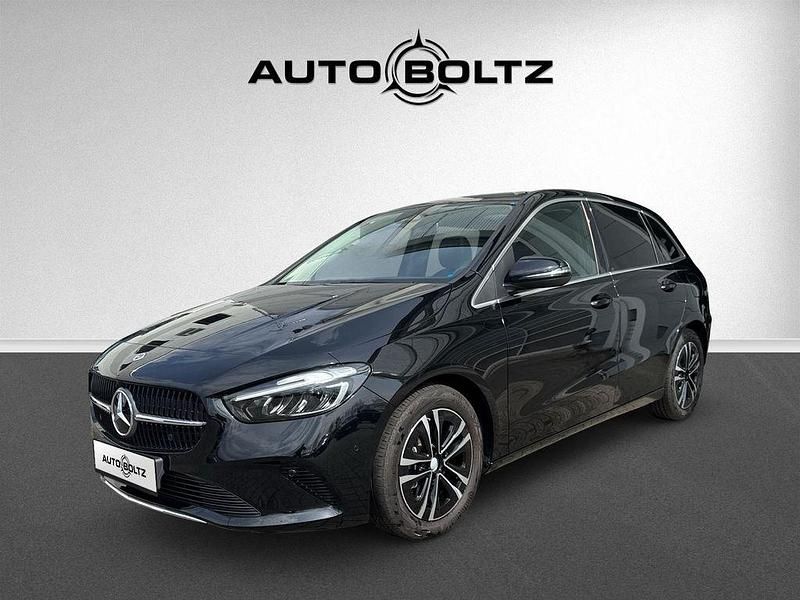 Gebraucht Mercedes B200 Progressive 163 PS (119 kW) 2024 Kosmosschwarz Van / Kleinbus