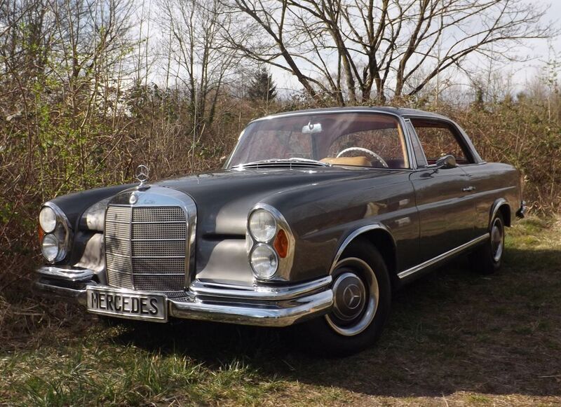 Grau Gebraucht 1964 Mercedes 220 Coupé | 36.850 € - Bild 1/4