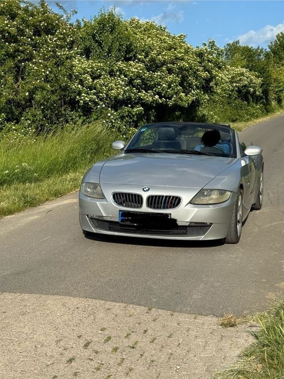 Silber Gebraucht 2006 BMW Z4 Performance Cabrio | 9.000 € (Fairer Preis) - Bild 1/4