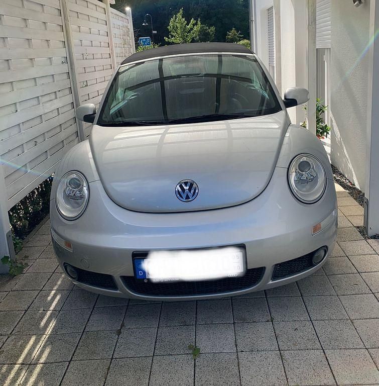 Silber Gebraucht 2010 VW Beetle Freestyle Cabrio | 9.000 € - Bild 1/4