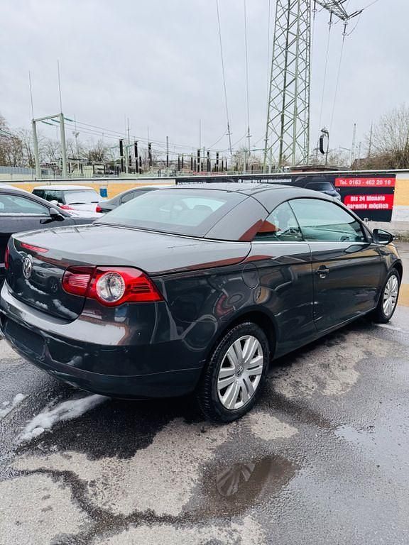 Gebraucht VW Eos Edition 122 PS (89 kW) 2010 Dark maroon Cabrio