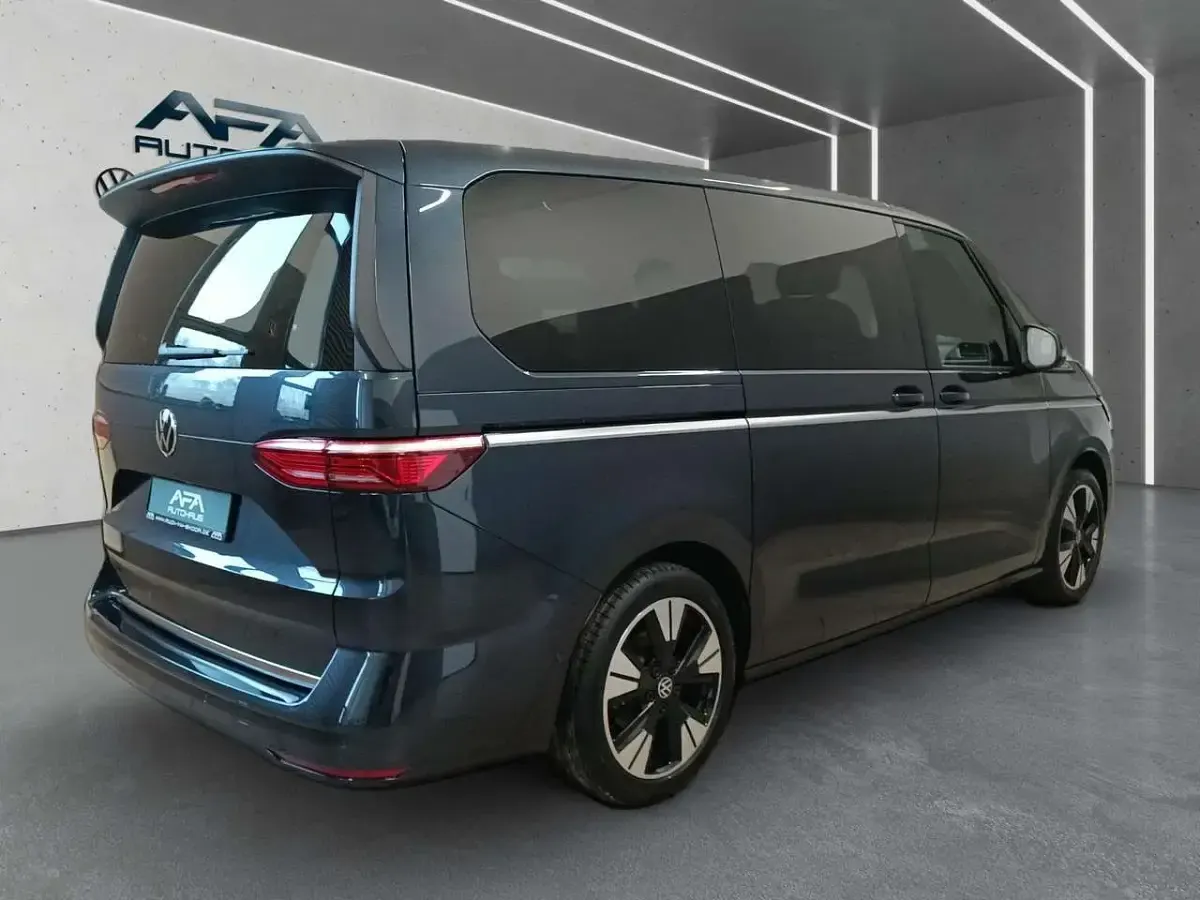 Neu VW Multivan 150 PS (110 kW) 2026 Starlight blue metallic Van / Kleinbus