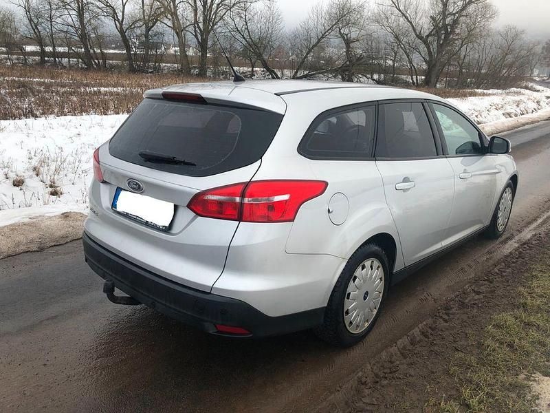 Gebraucht Ford Focus 105 PS (77 kW) 2015 Silber Kombi