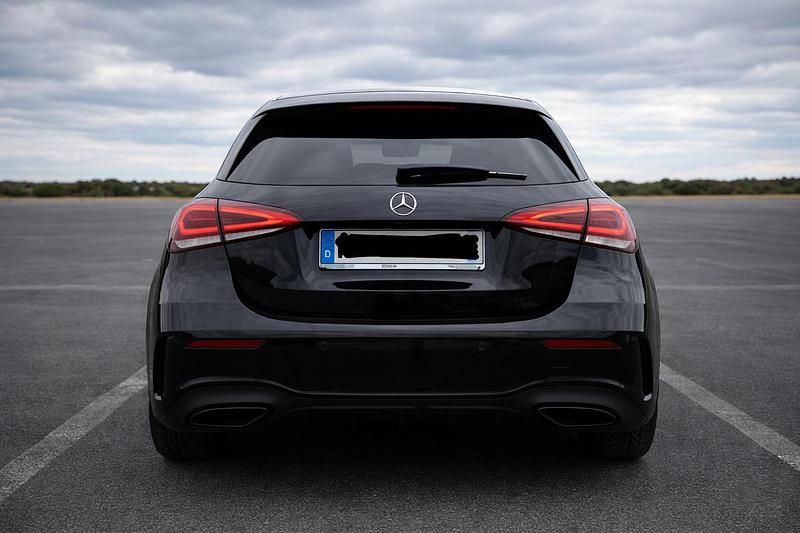 Gebraucht Mercedes A250 AMG line 224 PS (164 kW) 2021 Schwarz Limousine